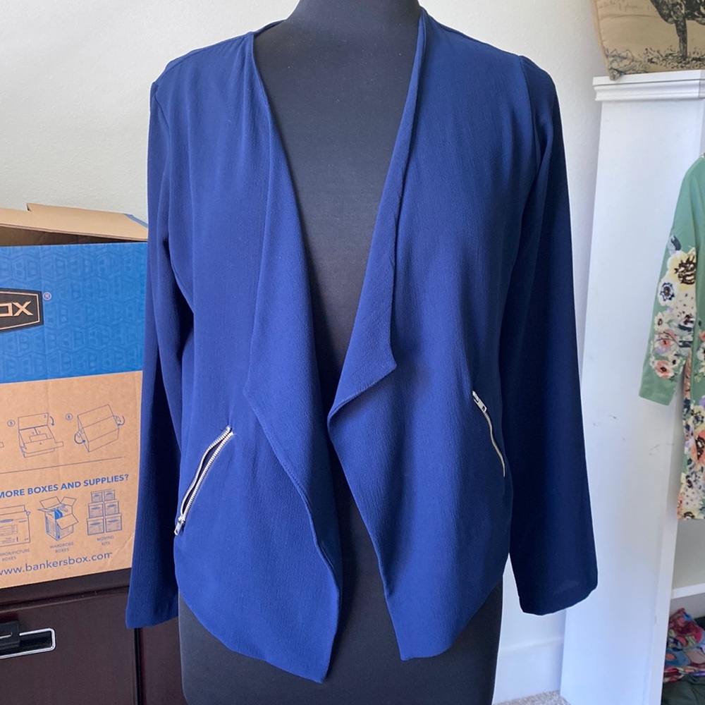 Blue blazer with zipper pockets